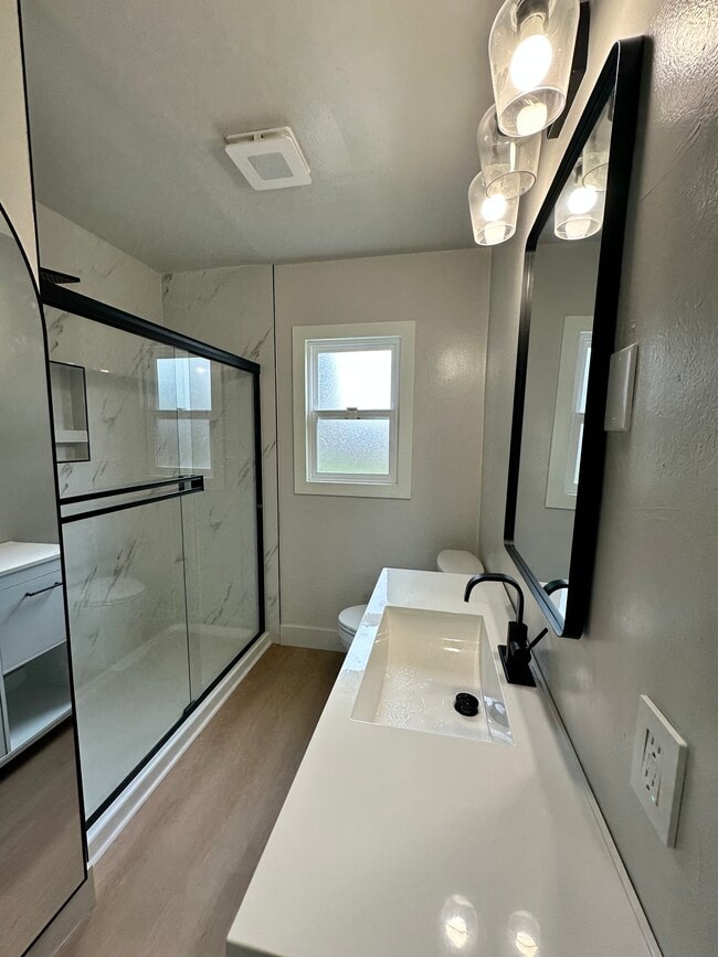 Building Photo - 534 Alicante Dr