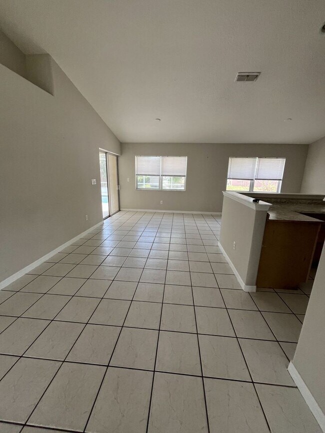 Building Photo - Matanzas Woods Pool Home with Pool Bath!