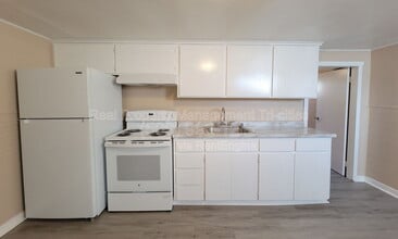 Building Photo - 508 9th St