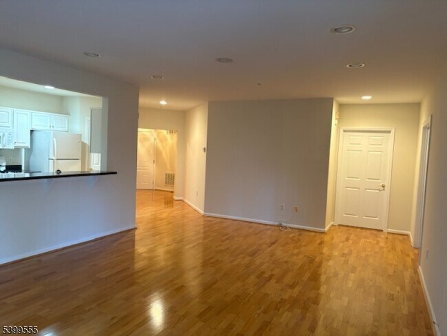 Building Photo - 1104 Carter Dr