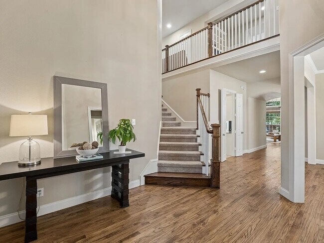 Foto del edificio - 9004 Cypress Creek Rd