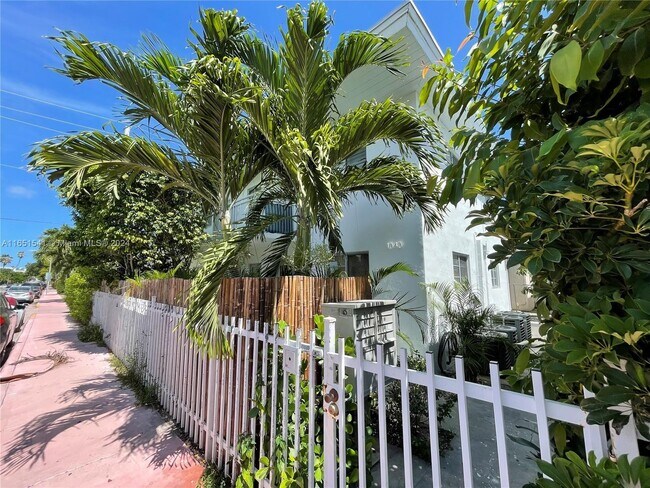 Foto del edificio - 1040 7th St