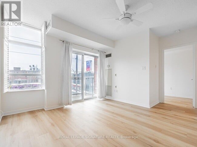 Building Photo - 2495 Dundas St W