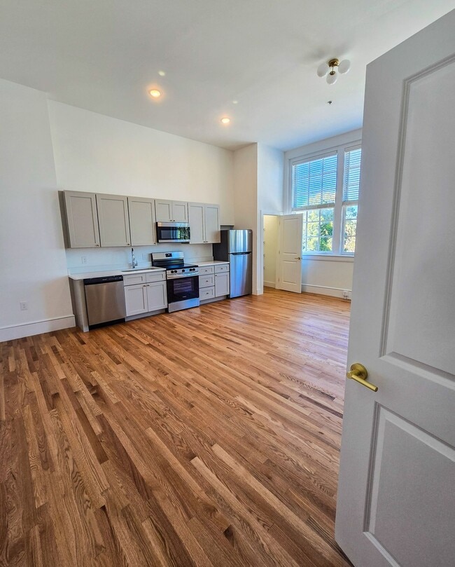 Building Photo - The Flora