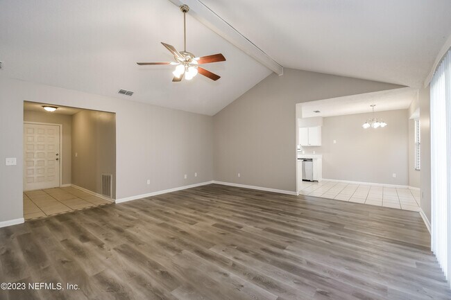 Foto del edificio - 11023 Poppins Ct