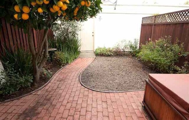 Building Photo - Fremont- Niles, Very Nice 2 Bed, 1.5 Bath ...