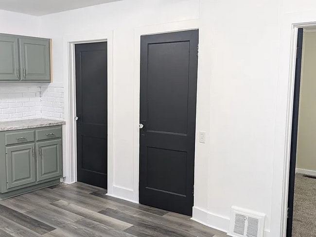 Building Photo - 922 Burdette St