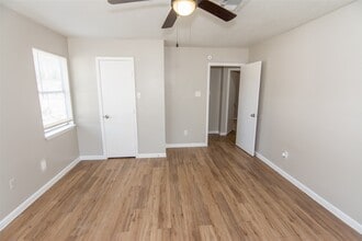 Building Photo - 2430 Avilion Ct