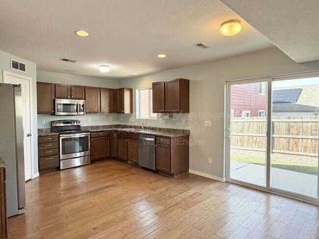 Foto del edificio - 3910 Reindeer Cir