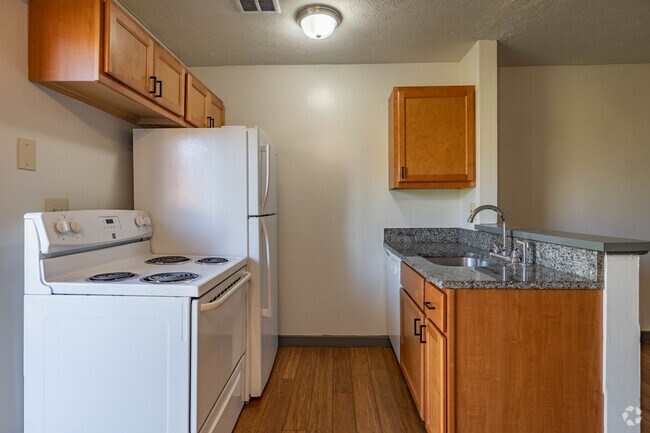 1 habitación, 1 baño, 560 pies cuadrados, cocina - 506-508 Riddle Rd