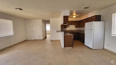 Building Photo - 3117 E Carey Ave