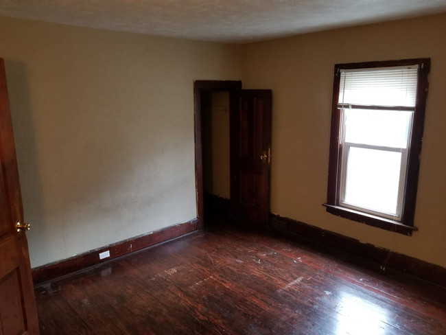 Foto del edificio - 1144 w Jefferson Blvd