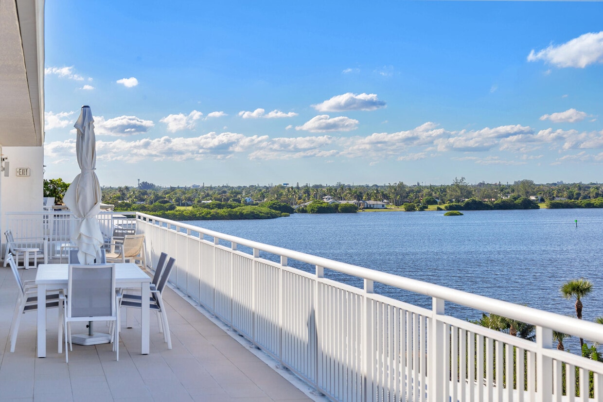 Primary Photo - 2773 S Ocean Blvd