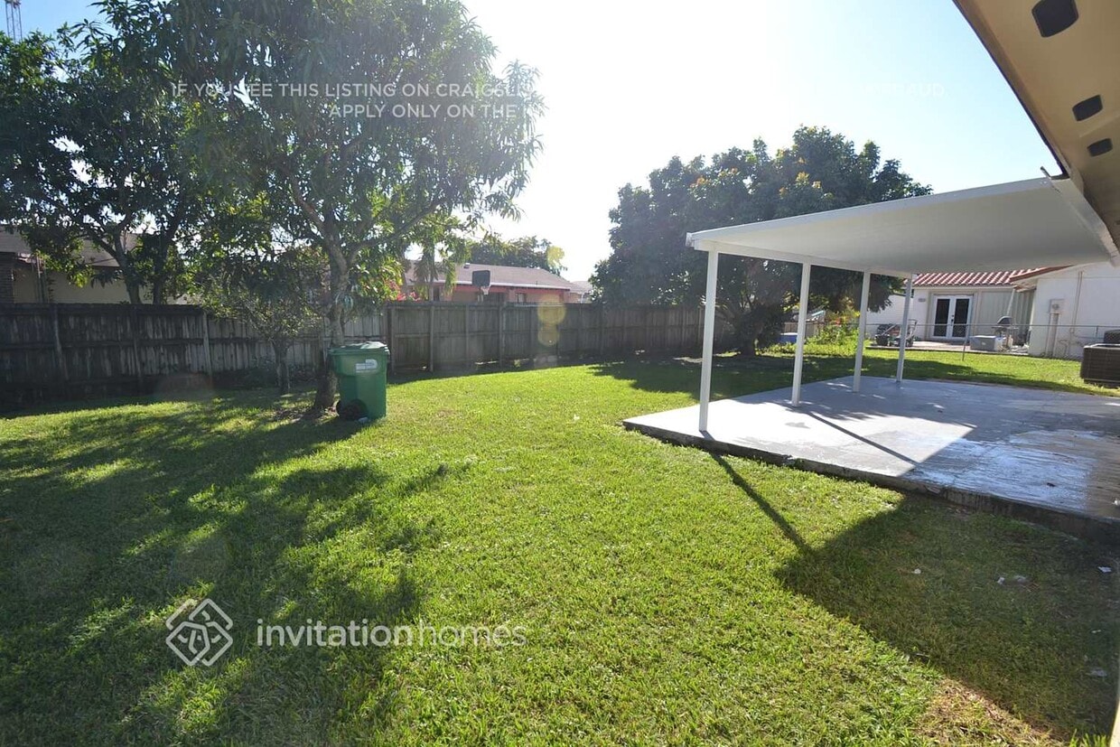 Foto del edificio - 13330 SW 43rd St