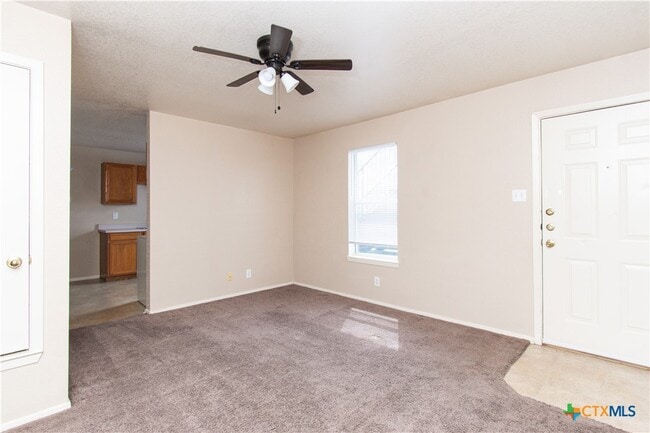 Building Photo - 2014 Cedarhill Dr