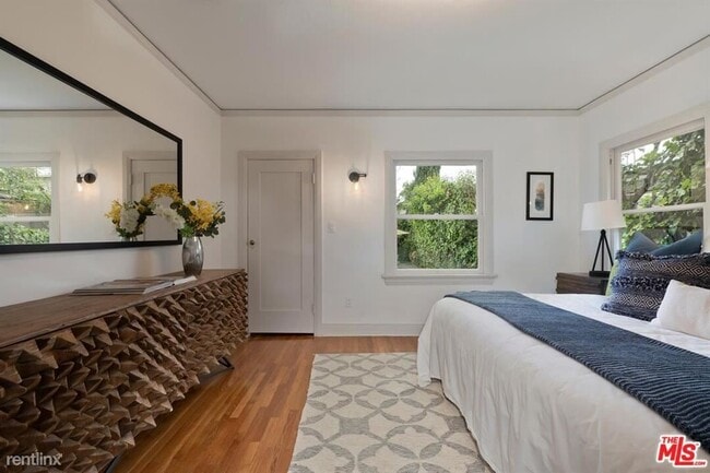 Building Photo - 3 br, 2 bath Condo - 1917 Carmen Ave # 1917