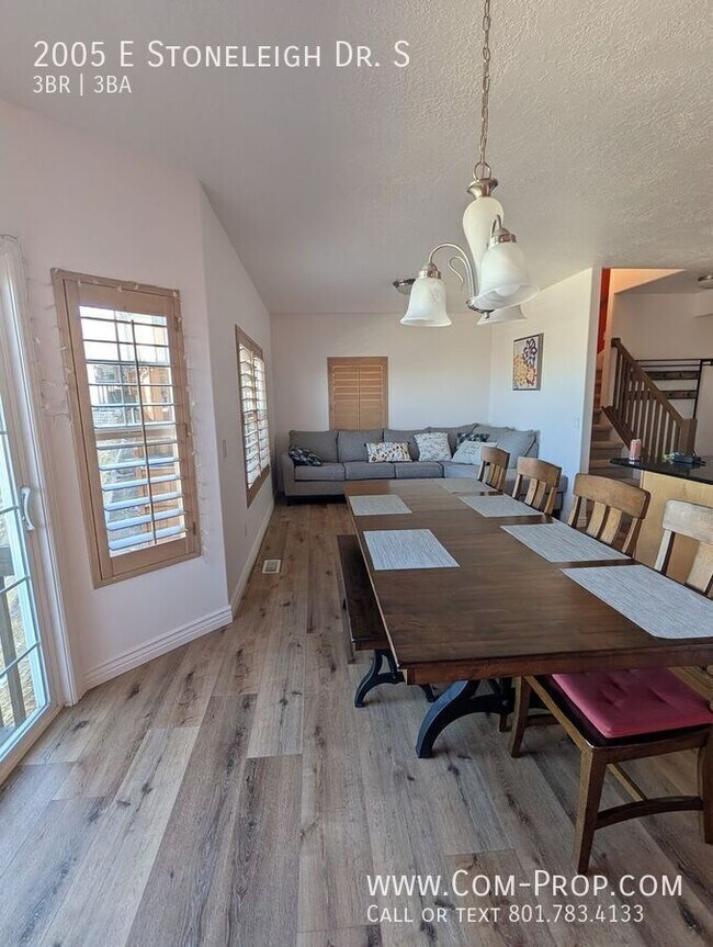 Foto del edificio - 2005 Stoneleigh Dr S