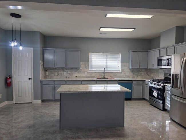Building Photo - 9526 Heflin Colony Dr