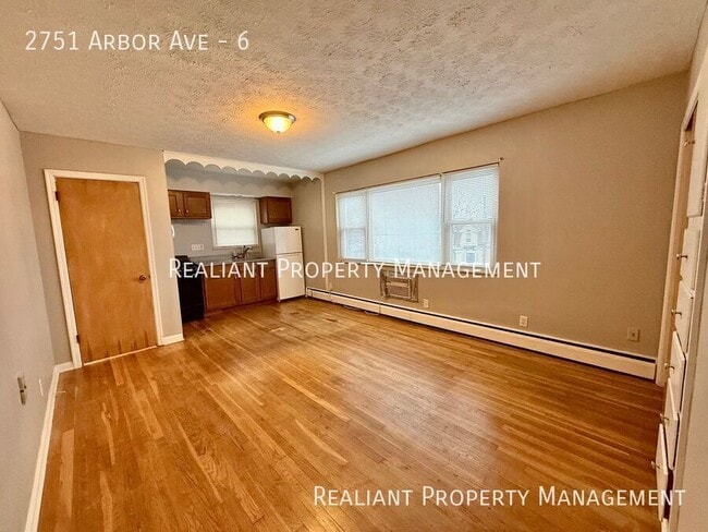 Foto del edificio - 2751 Arbor Ave