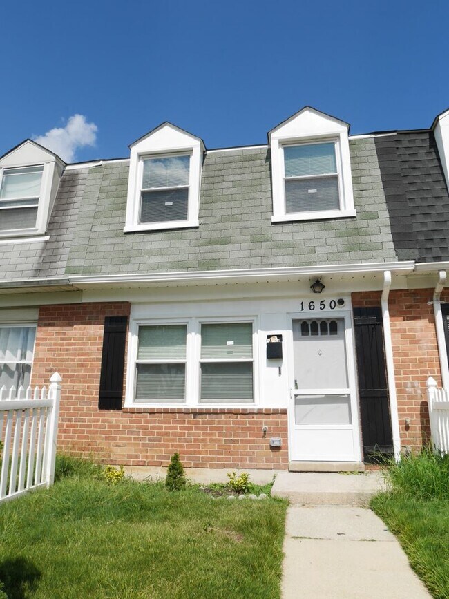 Foto del edificio - Freshly Renovated & Move-in Ready- Parkvil...