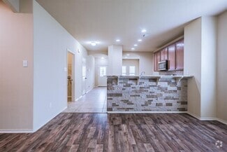 Building Photo - 1010 Hondo Ln