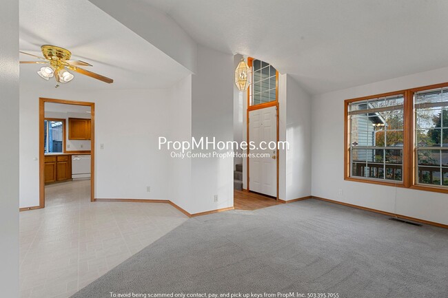 Foto del edificio - Charming 3-Bedroom, 2.5-Bath Home in Aloha