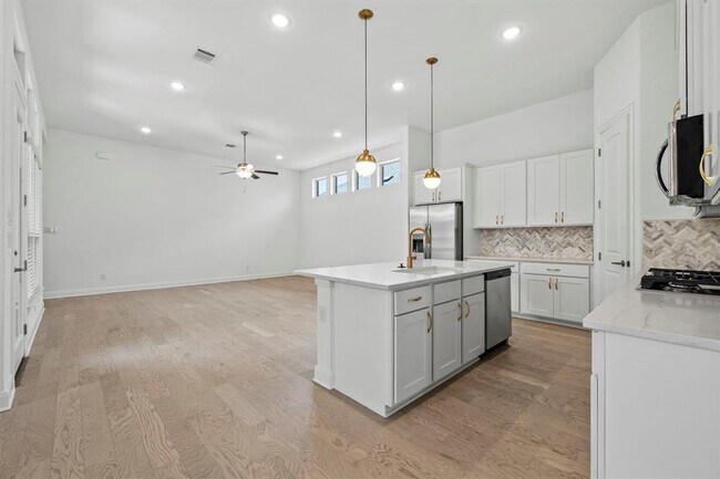 Building Photo - 2840 Stone Branch Dr