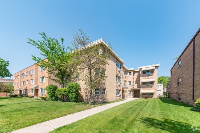 Building Photo - 335 Custer Ave