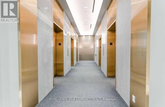 Building Photo - 950 Portage Pkwy