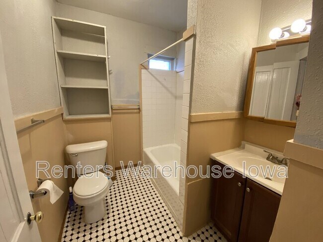 Building Photo - 416 8th St