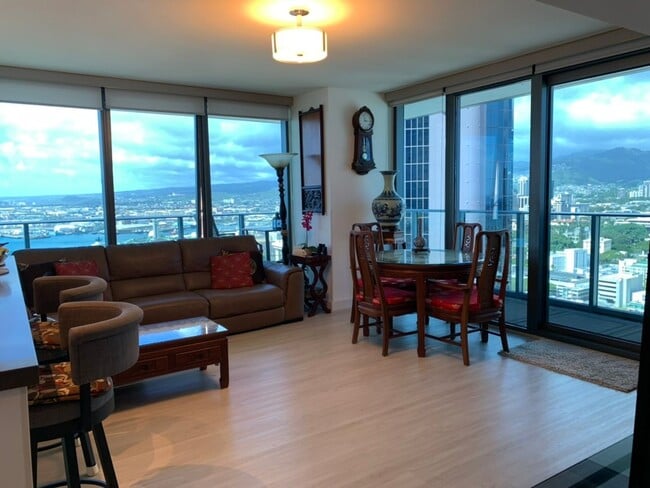 Fully Furnished 2B+office/2 BA/2 Parking on High Floor Corner Unit with Ocean View - Fully Furnished 2B+office/2 BA/2 Parking on High Floor Corner Unit with Ocean View House