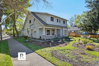 Building Photo - 1122 E Main St