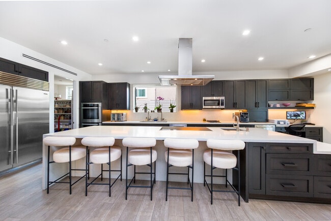 Building Photo - 9401 Kirkside Rd