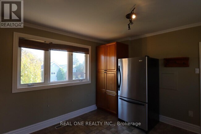 Building Photo - 130 Mayfield Dr