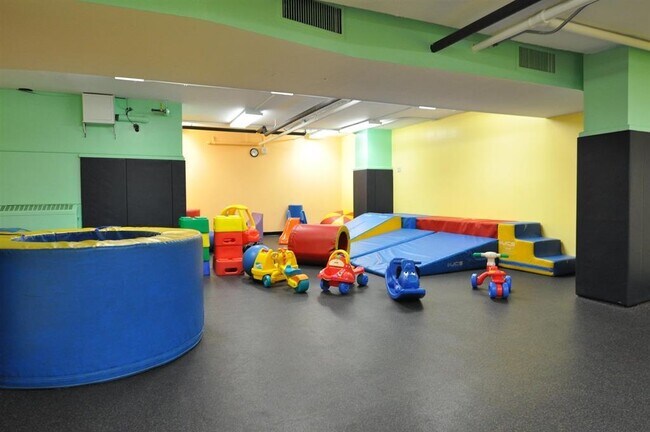 Foto del edificio - 7002 JFK Blvd E