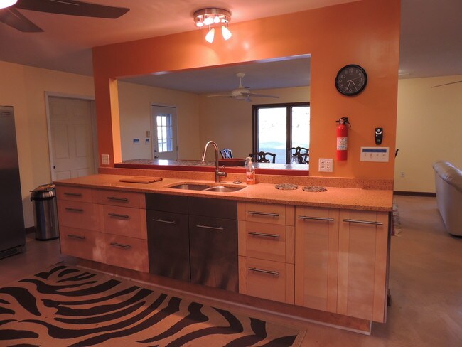 Foto del edificio - 2066 Evans Creek Rd