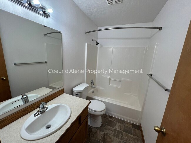 Foto del edificio - 1135/1137/1139 W Sumac