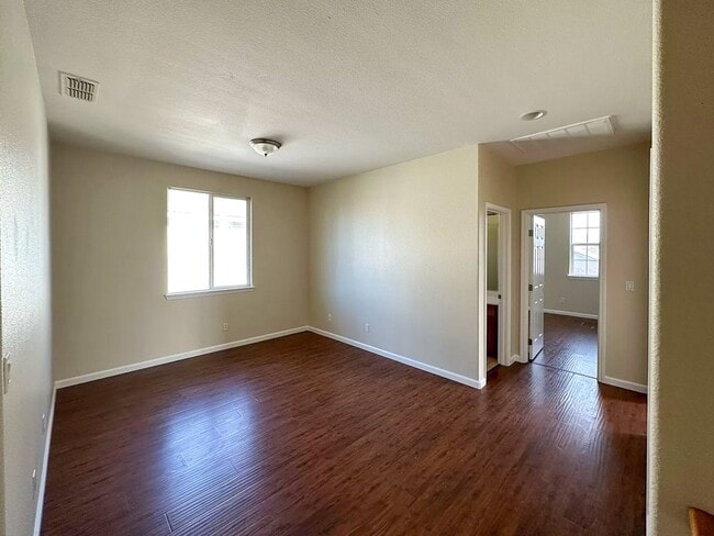 Building Photo - 9615 Harvest View Way