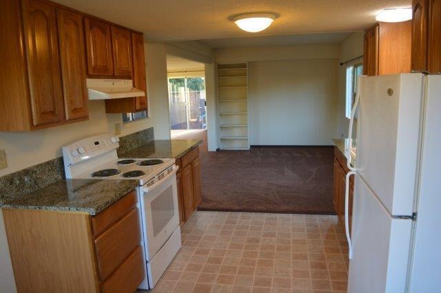 Building Photo - Sweet in-town mobile, very cute 1 bedroom