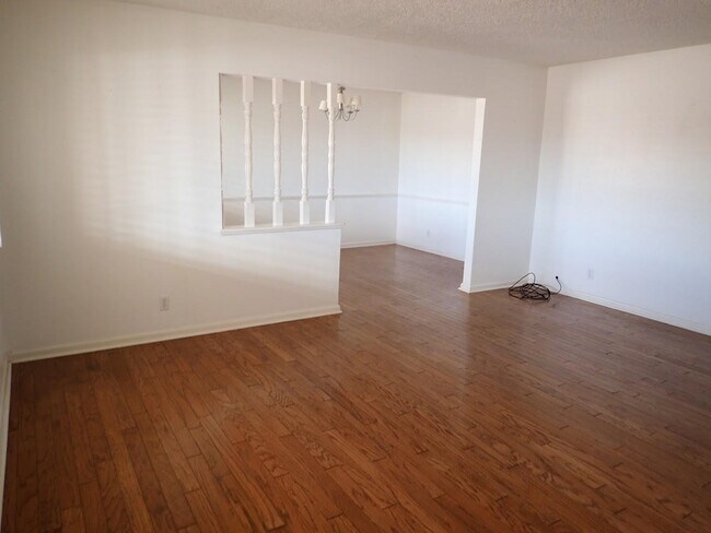 Building Photo - 10017 Album Ave
