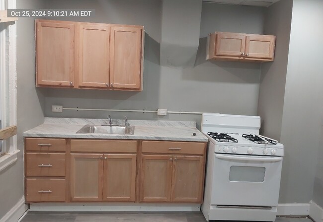 Foto del edificio - 2234 Sidney Ave