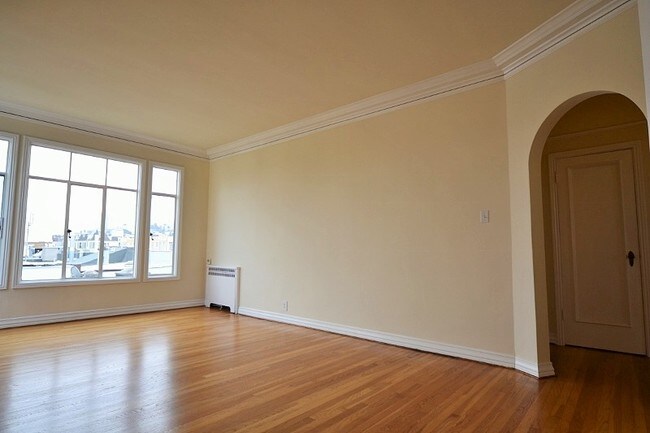 Foto del edificio - 1690 Beach St