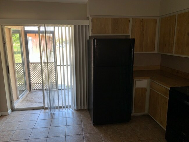 Foto del edificio - Cozy 2BR/2BA with Ceramic Tile, Screened L...