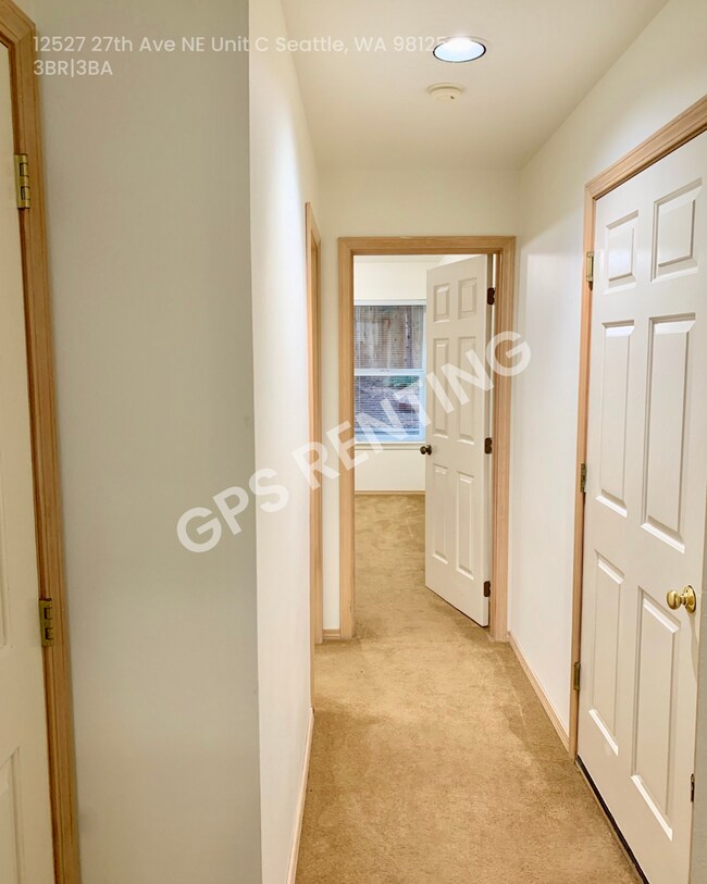 Foto del edificio - 12527 27th Ave NE