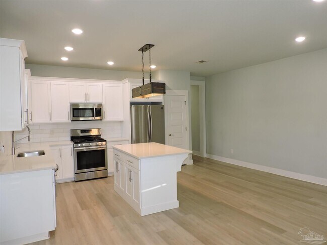 Foto del edificio - 1058 W Brainerd St