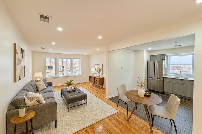 Foto del edificio - 156 Ridgewood Ave