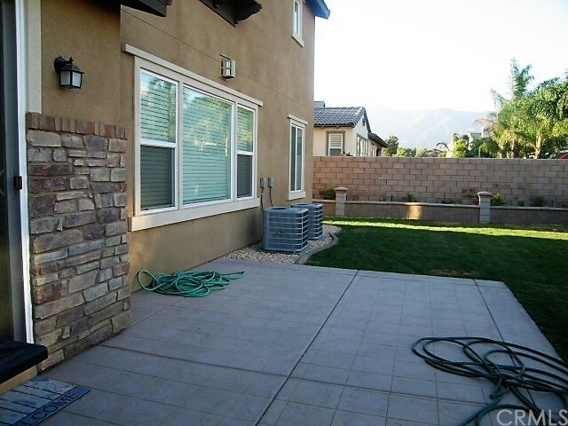 Building Photo - 7253 Sunnyside Pl