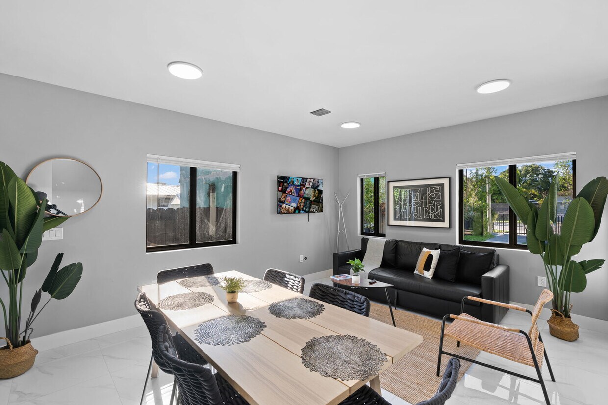 Foto principal - 1786 NW 31st St
