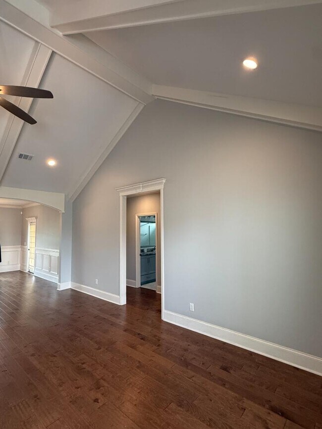 Foto del edificio - 345 Somers Ln