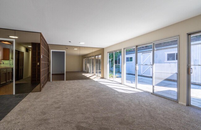 Foto del edificio - 800 Oddstad Blvd